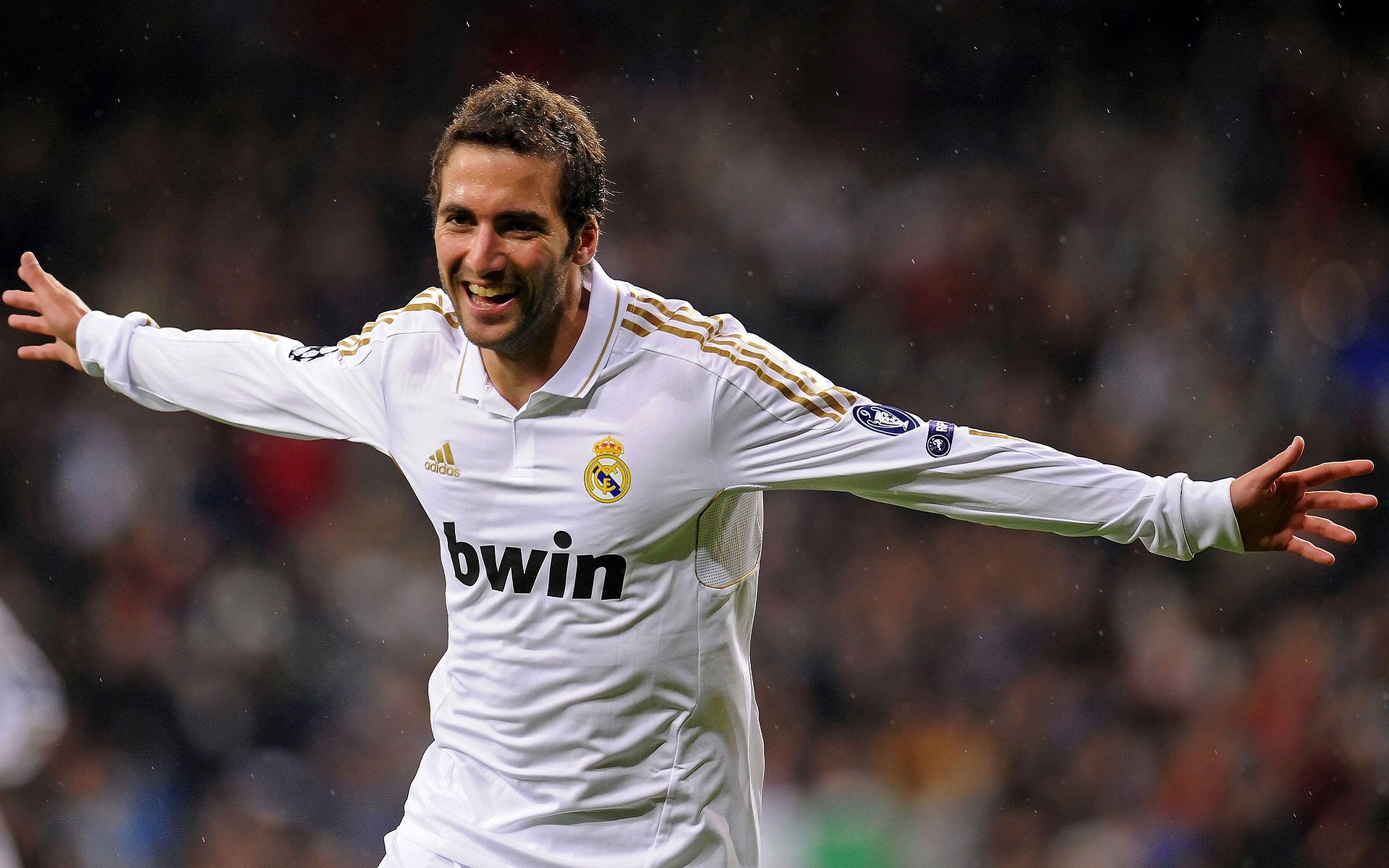 北非雄鹰绝杀展翅,C罗持续传奇拉开时代差距