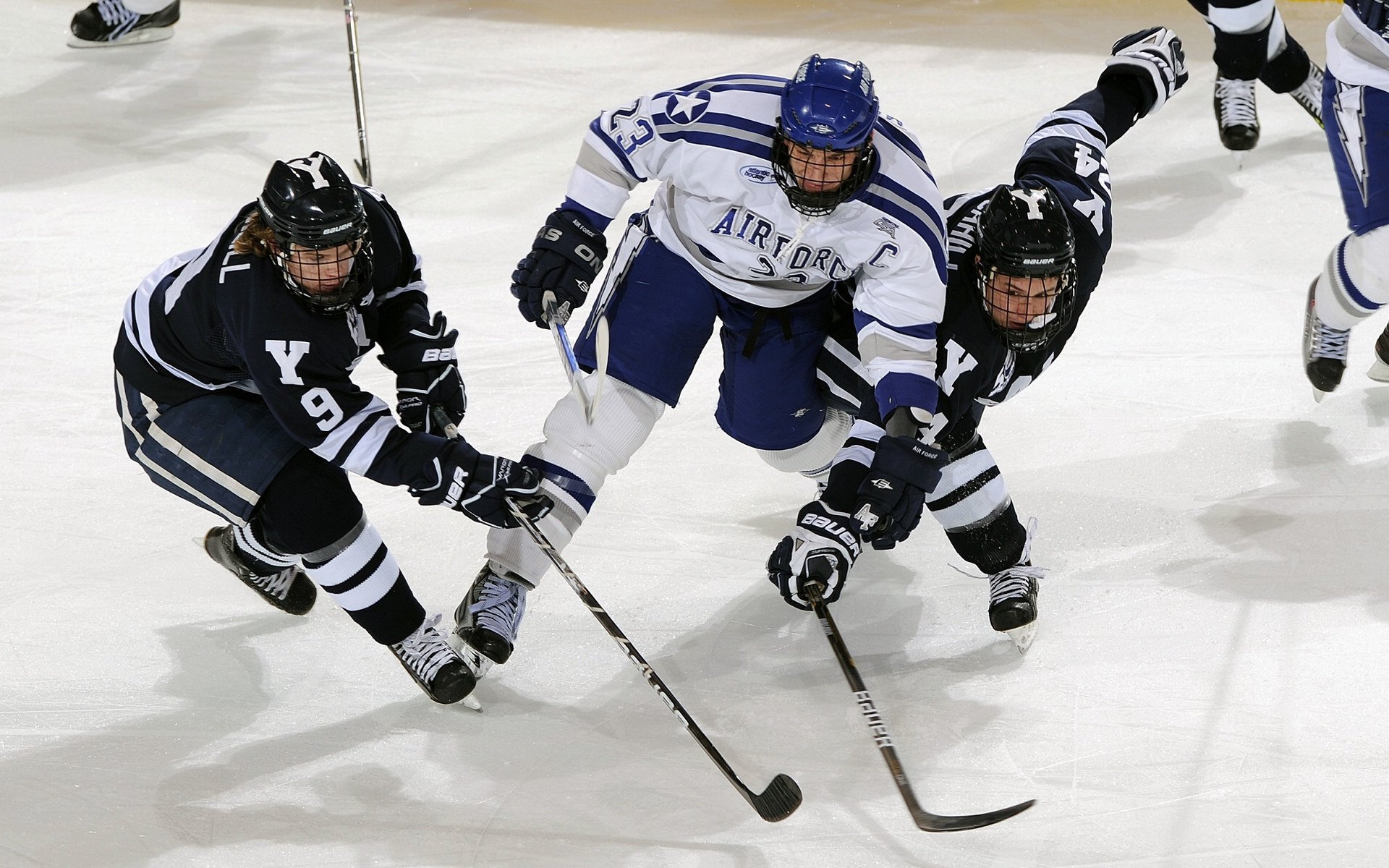 当南美铁壁遇上德式战车，巴雷拉在拜仁与厄瓜多尔想象中的攻防统治